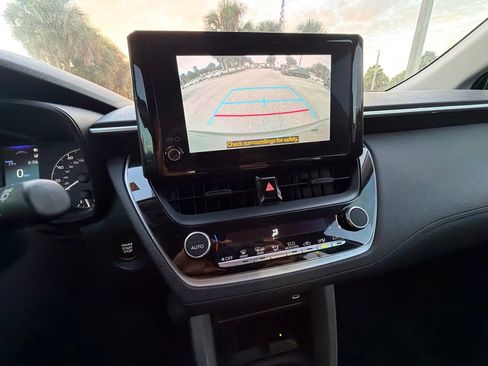 Used 2024 Toyota Corolla Cross LE FWD image 9