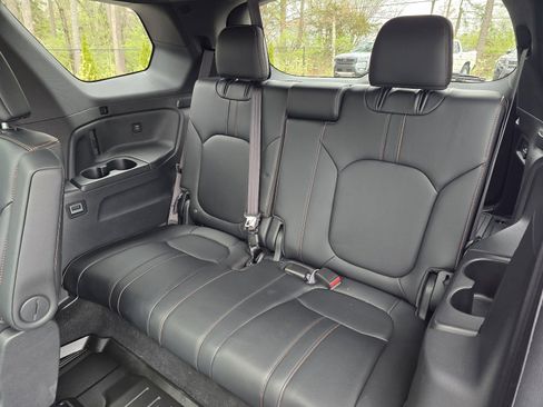 Used 2025 Honda Pilot TrailSport image 10