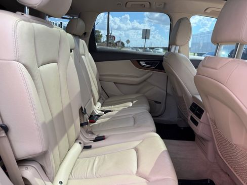 Used 2017 Audi Q7 3.0T Premium Plus w/ Premium Plus Package AWD/4WD image 28