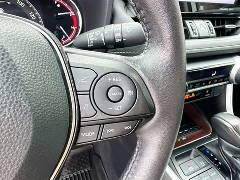 Used 2022 Toyota RAV4 Limited image 37