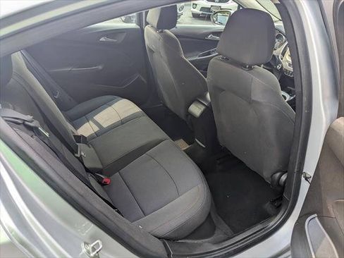 Used 2018 Chevrolet Cruze LS FWD image 14
