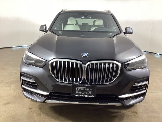 Used 2022 BMW X5 xDrive40i w/ Luxury Seating Package AWD/4WD image 2