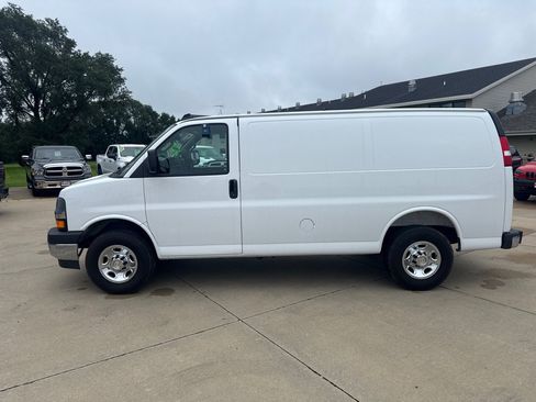 Used 2025 Chevrolet Express 2500 w/ Driver Convenience Package RWD image 2