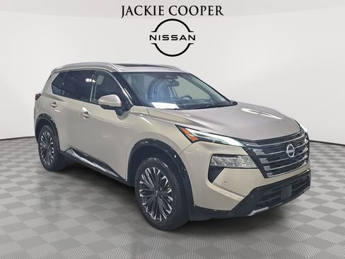 Used 2026 Nissan Rogue Platinum w/ Platinum Premium Package AWD/4WD image 3