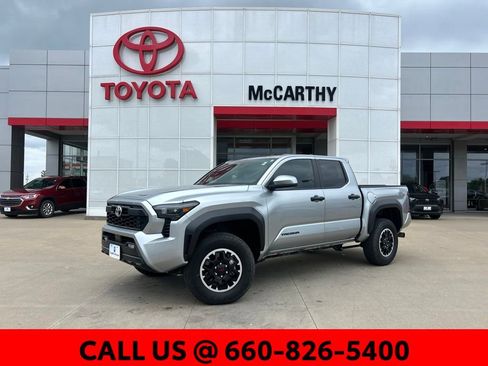 Certified 2025 Toyota Tacoma TRD Off-Road AWD/4WD image 1