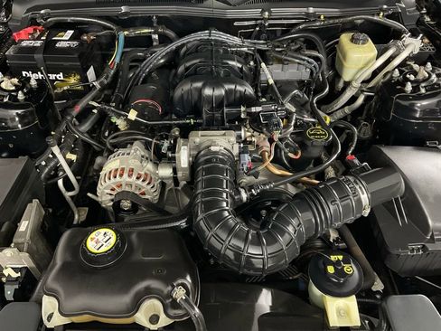 Used 2007 Ford Mustang Premium image 9