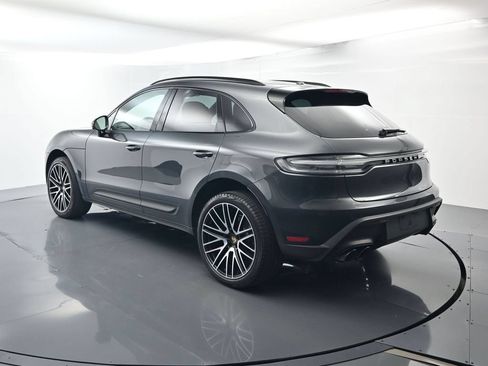 Certified 2026 Porsche Macan AWD/4WD image 3