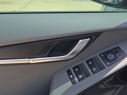 New 2026 Kia Niro EX FWD image 18