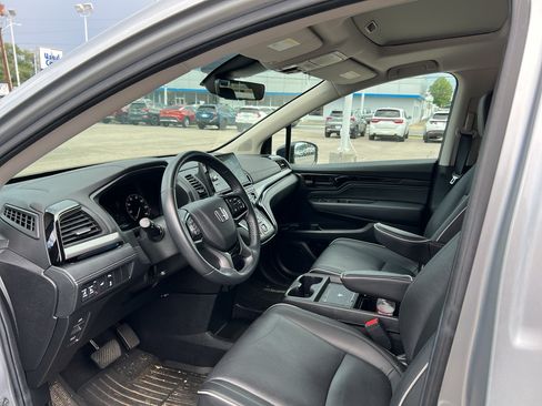 Used 2025 Honda Odyssey Touring image 9