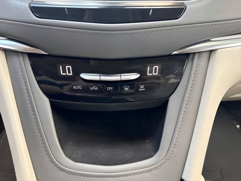 Used 2018 Cadillac XT5 Premium Luxury FWD image 21
