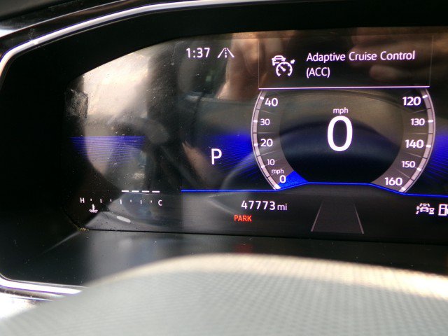 Used 2023 Volkswagen Jetta SE w/ Panoramic Sunroof Package FWD image 12