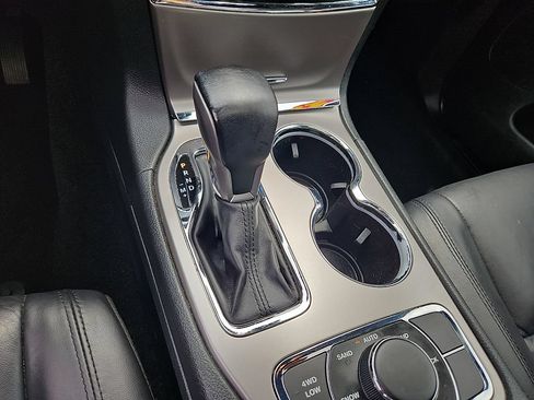 Certified 2021 Jeep Grand Cherokee Limited AWD/4WD image 16