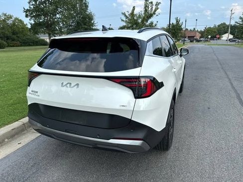 Certified 2026 Kia Sportage EX w/ EX Panoramic Sunroof Package AWD/4WD image 22