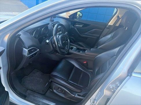Used 2017 Jaguar F-PACE Prestige image 13