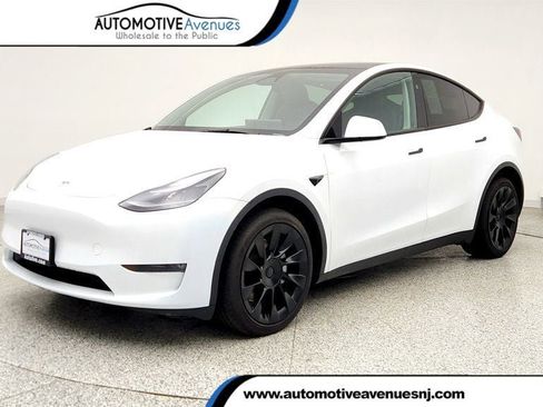 Used 2024 Tesla Model Y Long Range image 1