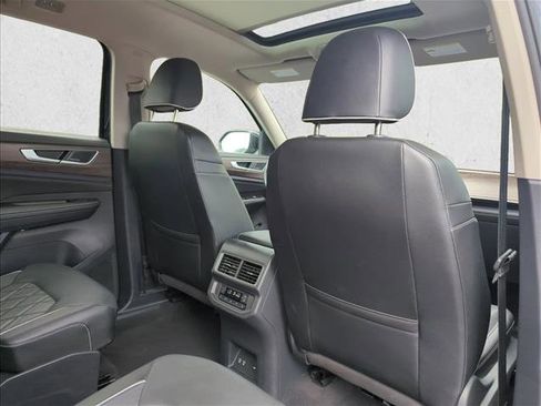 Used 2024 Volkswagen Atlas SEL Premium R-Line image 27