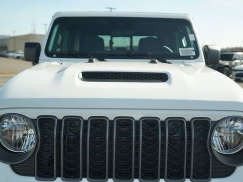 New 2025 Jeep Gladiator Sport image 38