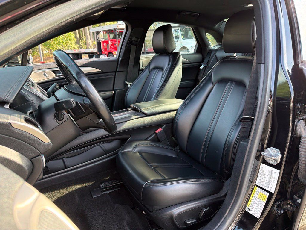 Used 2020 Lincoln MKZ FWD image 16