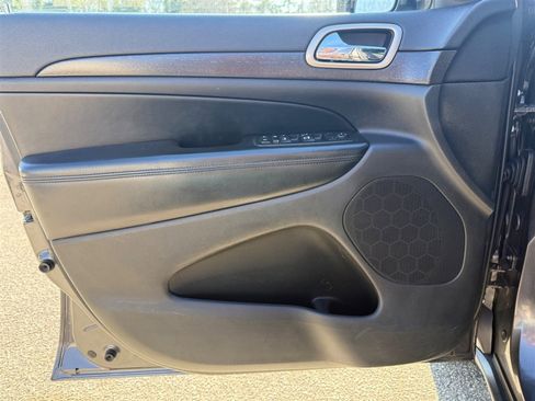 Used 2016 Jeep Grand Cherokee Laredo w/ Quick Order Package 23E image 21