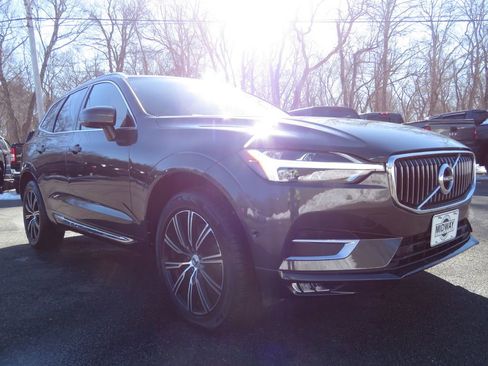 Used 2019 Volvo XC60 T5 Inscription image 3