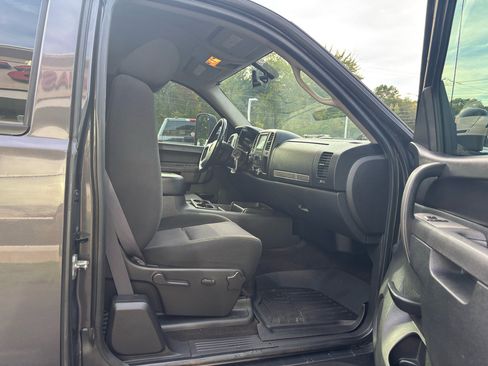 Used 2011 Chevrolet Silverado 2500 LT w/ Interior Plus Package image 39
