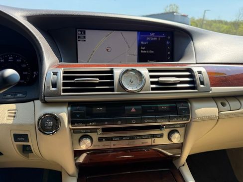 Used 2016 Lexus LS 460 w/ Comfort Package image 25