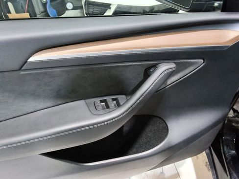 Used 2023 Tesla Model Y Long Range image 12