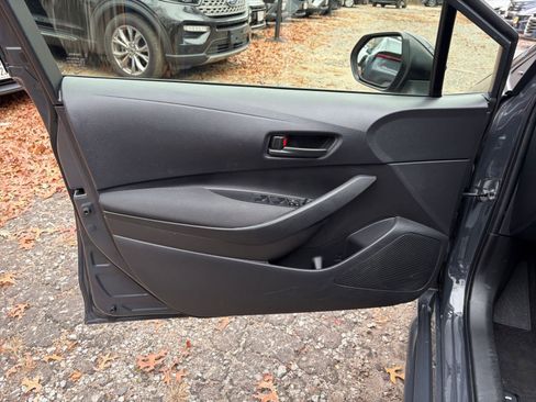 Used 2025 Toyota Corolla LE image 20
