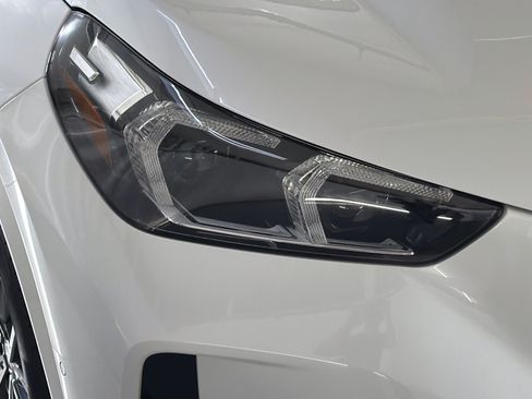 Used 2023 BMW X1 xDrive28i w/ M Sport Package AWD/4WD image 12