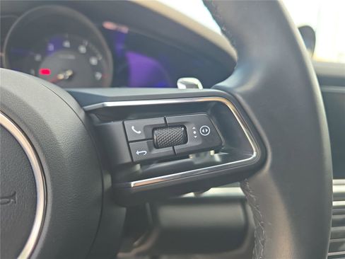 Used 2022 Porsche Panamera RWD image 22