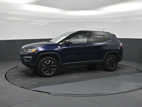 Used 2019 Jeep Compass Trailhawk w/ Popular Equipment Group AWD/4WD image 4