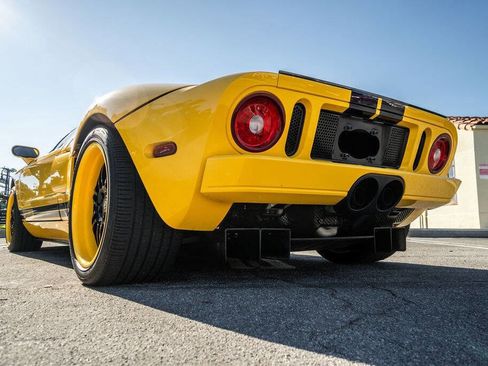 Used 2006 Ford GT image 22