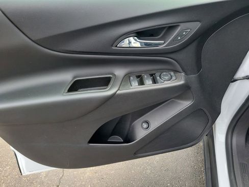 Used 2022 Chevrolet Equinox LT FWD image 22