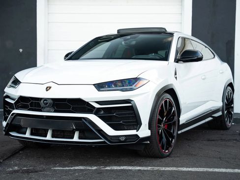 Used 2021 Lamborghini Urus AWD/4WD image 3