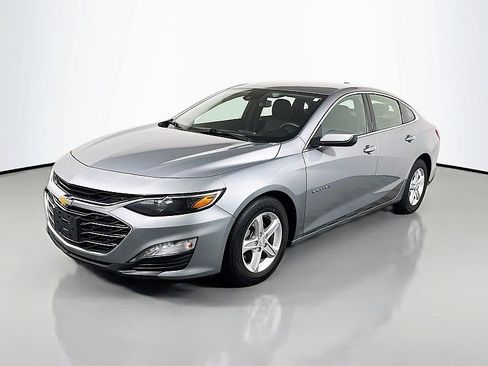 Used 2023 Chevrolet Malibu LT FWD image 3