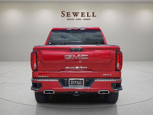 Used 2024 GMC Sierra 1500 AT4 w/ Technology Package AWD/4WD image 4