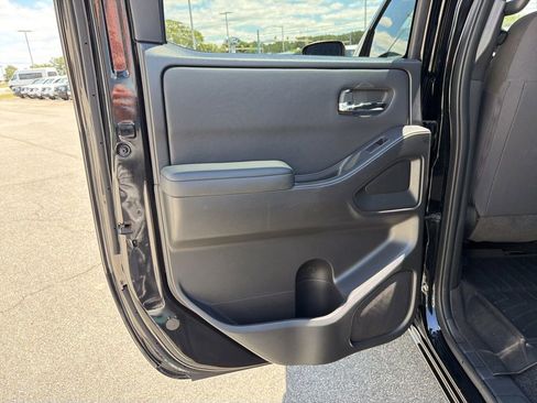 Used 2023 Nissan Frontier SV w/ Midnight Edition Package AWD/4WD image 13