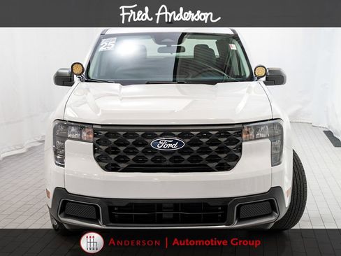 Used 2025 Ford Maverick XLT FWD image 2