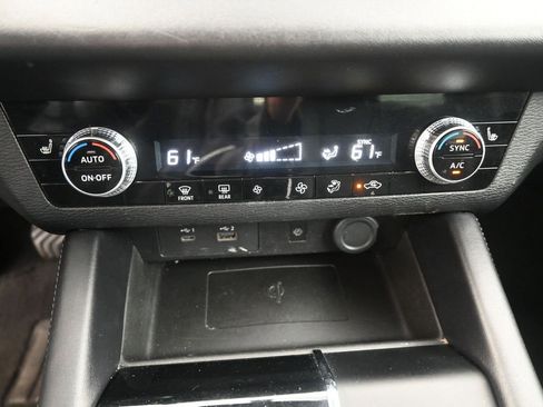 Used 2022 Mitsubishi Outlander SE image 12