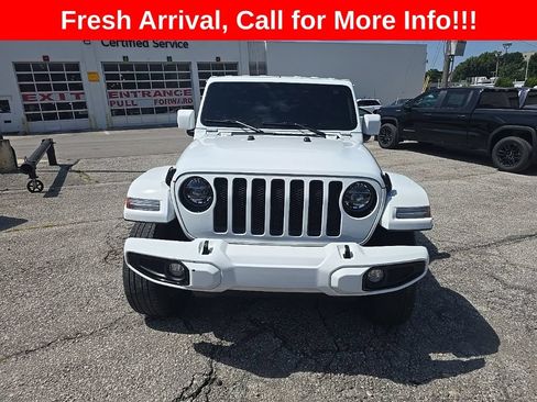 Used 2022 Jeep Wrangler Unlimited Sahara AWD/4WD image 2