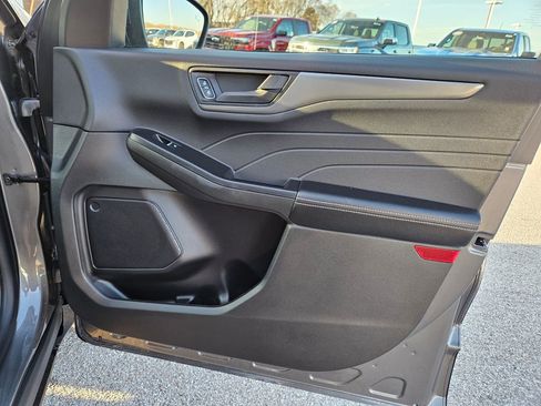 Used 2025 Ford Escape Active image 32