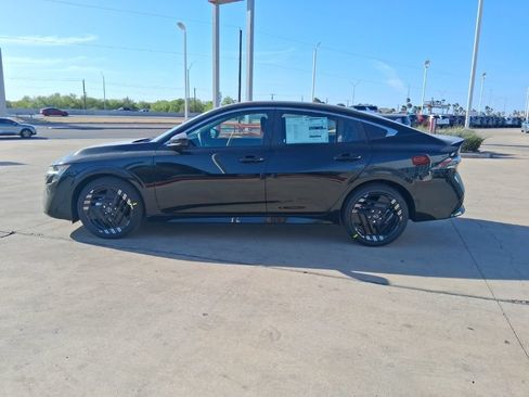 New 2026 Nissan Sentra SR w/ Floor Mat Package FWD image 3