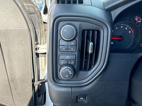 Used 2021 Chevrolet Silverado 1500 Custom Trail Boss AWD/4WD image 15