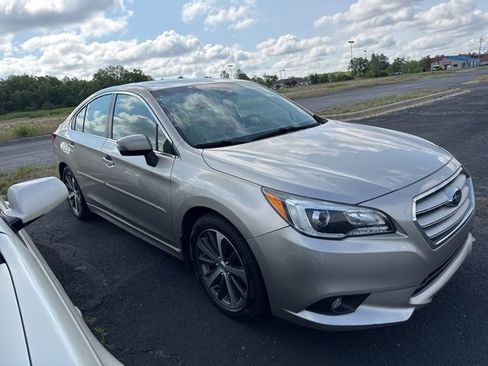 Used 2017 Subaru Legacy 3.6R Limited image 3