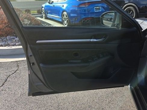 Used 2023 Nissan Altima 2.5 SV image 8