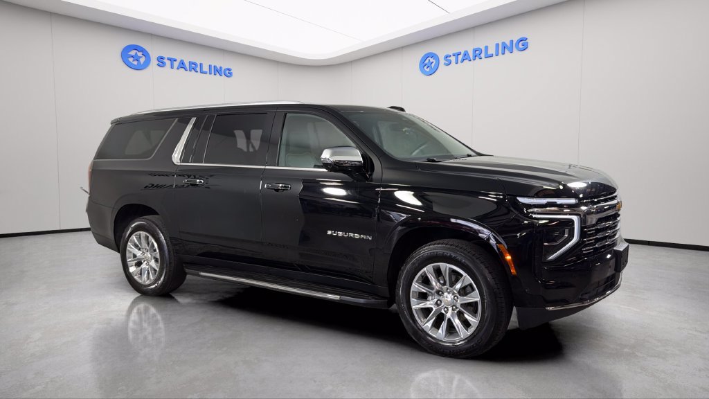 Used 2025 Chevrolet Suburban Premier RWD image 12