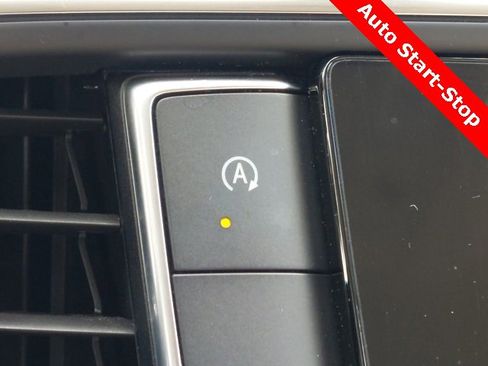 Used 2023 Buick Enclave Essence image 17