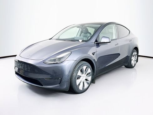 Used 2023 Tesla Model Y Long Range AWD/4WD image 3