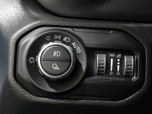 Used 2022 Jeep Gladiator Sport image 10