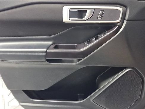 Used 2020 Ford Explorer XLT RWD image 31